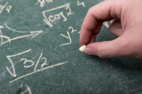 中学生の数学を家庭学習によって徹底的に勉強できるおすすめな教材まとめ